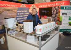 Andrew Pidgeon from FD Berries in the US who have farms in Mexico, showcased their Fibre Dust substrates for the growing of berries.